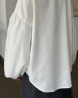 Blouse à col courbé — Blanc