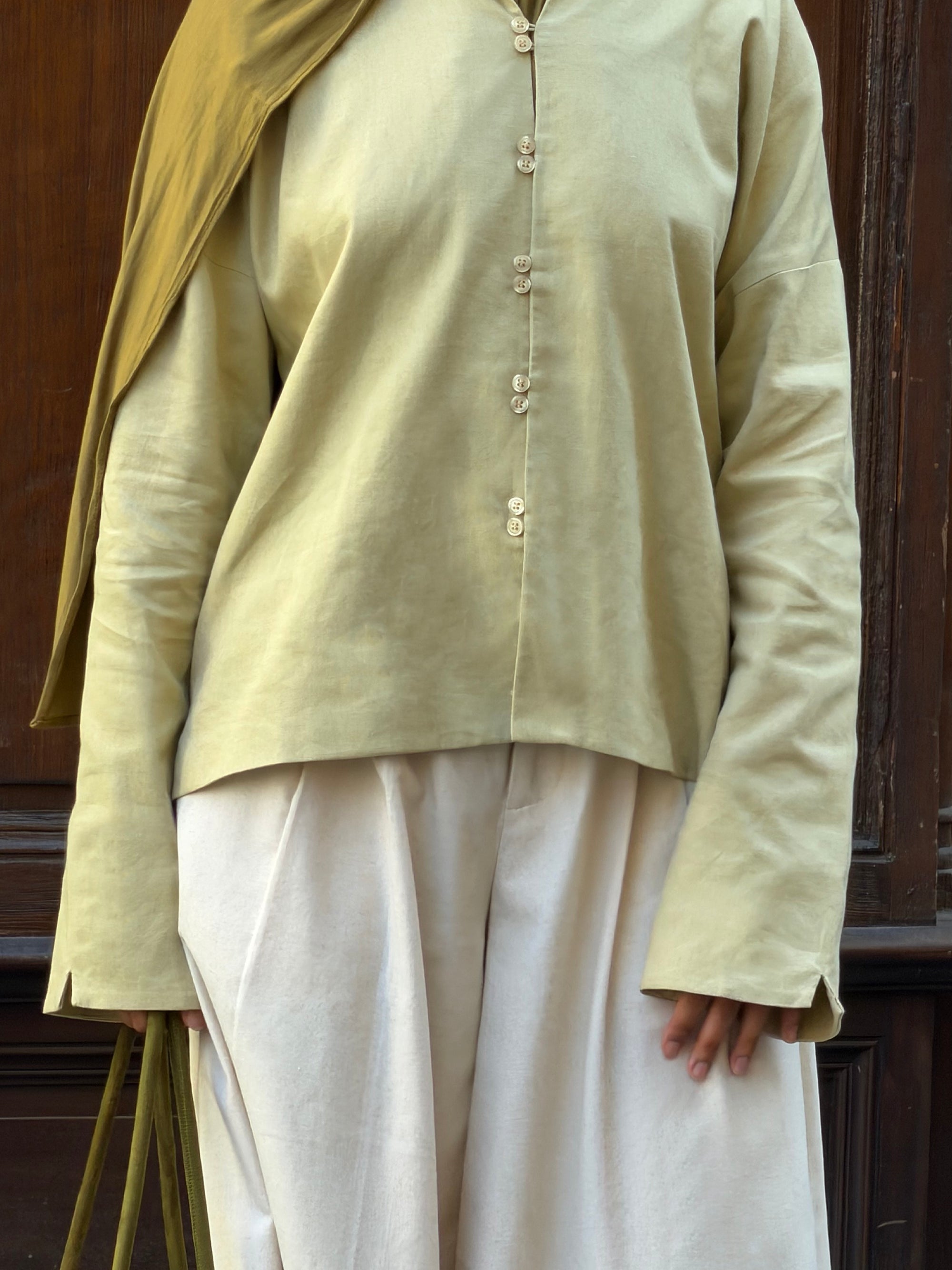 Blouse en lin boutonnée — Vert
